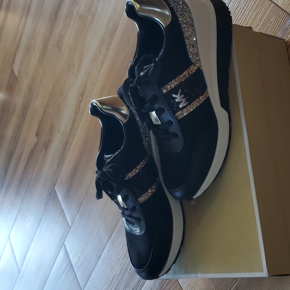 Michael kors Mabel trainer size 8.5 - Picture 1 of 6